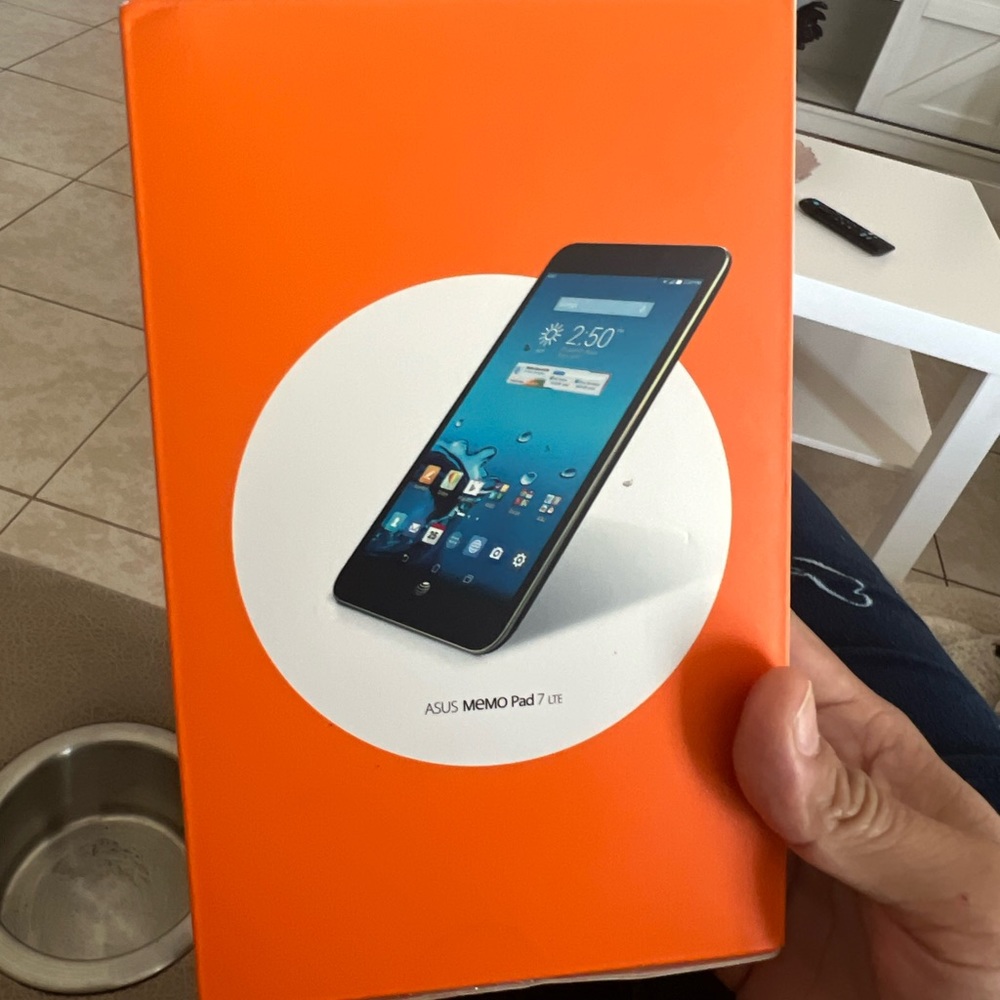 Asus memo pad  7 LTE 16GB AT&T